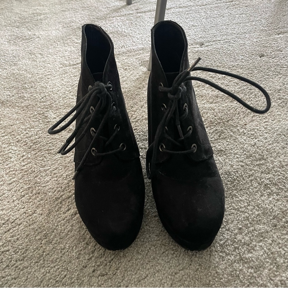 Black JustFab booties